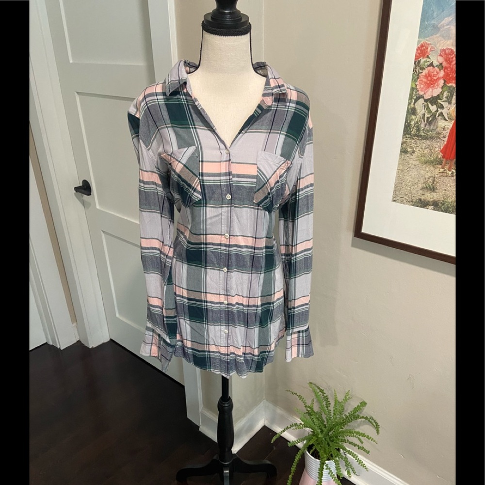 Tunic style lightweight plaid shirt
